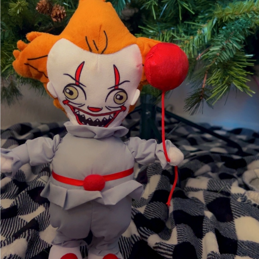Gemmy Pennywise 10" Plush Dancing Waddler - It Chapter 2